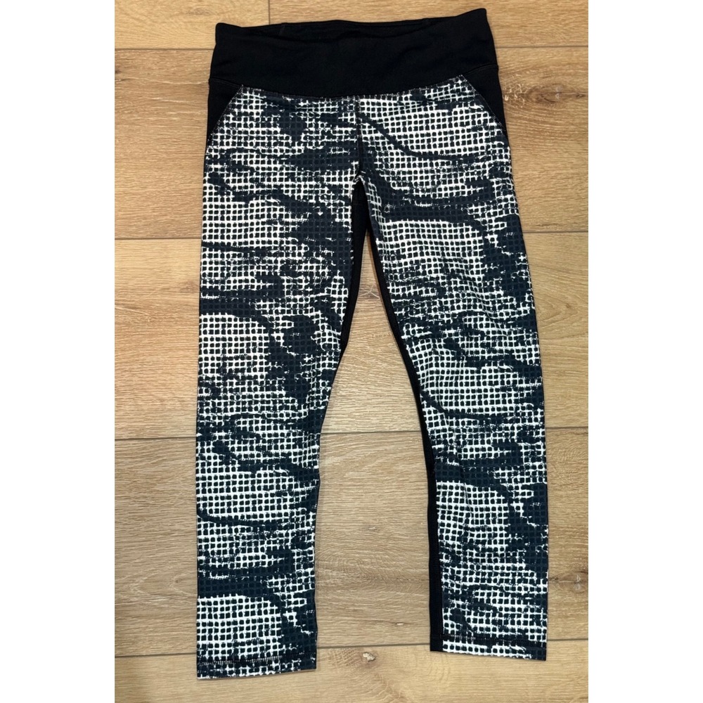 Under Armour HeatGear Womens Small Black White grid Camo Cropped Leggings